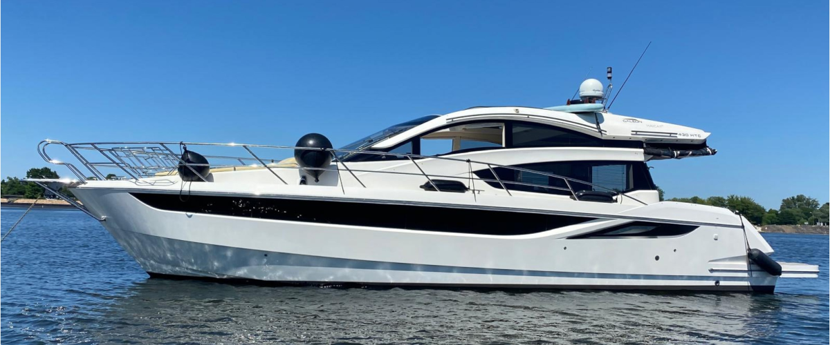 Galeon 430 HTC mit Glasschiebedach 