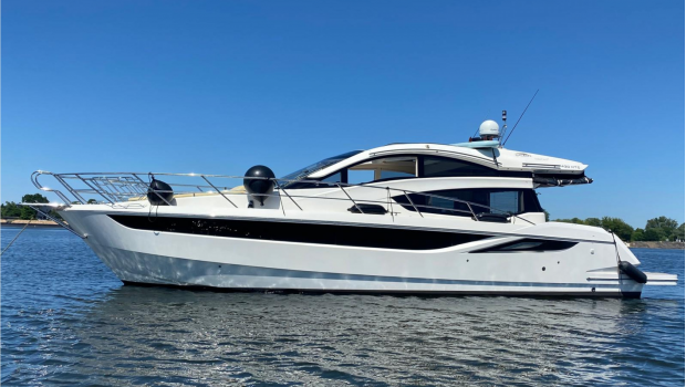 Galeon 430 HTC mit Glasschiebedach Motoryacht Yacht Boot