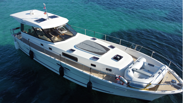 Schiff Yacht Motoryacht Motorboot Delphia Yachts Escape 1350